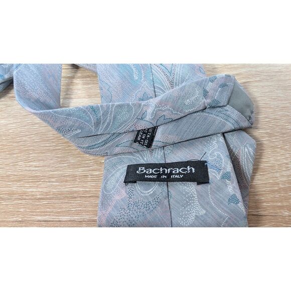 Bachrach Men’s Necktie Gray Paisley 100% Silk Made in Italy 3.25” Tie - Picture 3 of 3